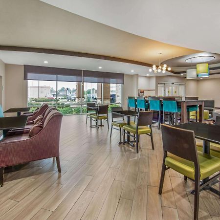 La Quinta By Wyndham Houston Humble Atascocita Hotel Bagian luar foto