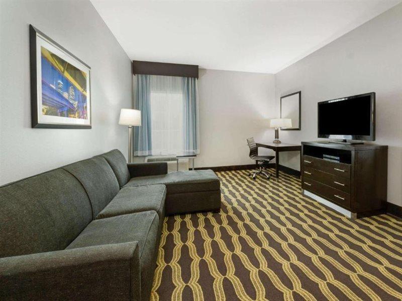 La Quinta By Wyndham Houston Humble Atascocita Hotel Bagian luar foto